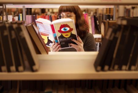 Ana-knjižnica-_foto: Marko Bezenšek(1)